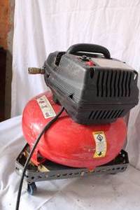 lot 216 image: Central Pneumatic 3 Gallon Oilless Air Compressor