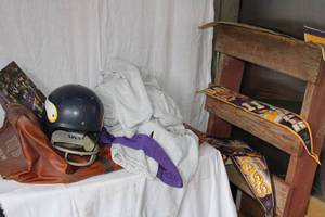 lot 155 image: Lot of Authentic Vintage MN Vikings Items