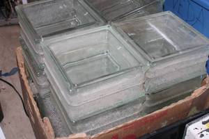 lot 194 image: Decorative Glass Blocks #2