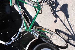 lot 14 image: Awesome Green Montgomery Ward 3-Speed Mens Bike
