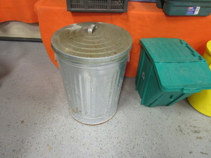 Garbage Cans & Totes