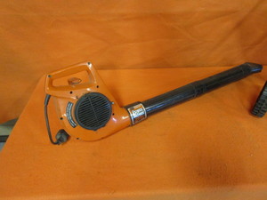 Electric Leaf Blower & Fertilizer Spreader