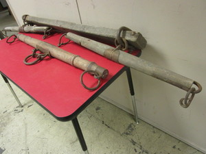lot 103 image: ANTIQUE WOODEN OX YOKE, HORSE HARNESS EVENER