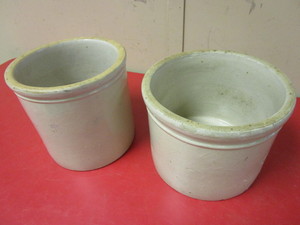 lot 110 image: VINTAGE CROCKS