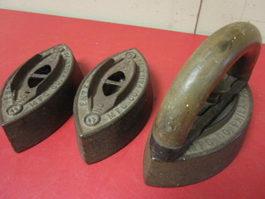lot 115 image: ANTIQUE SAD IRONS, MADE BY ENTERPRISES MFG. CO. PHILADELPHIA, PA