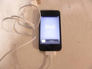 lot 61 image: Apple Ipod Touch