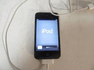 lot 62 image: Apple Ipod Touch