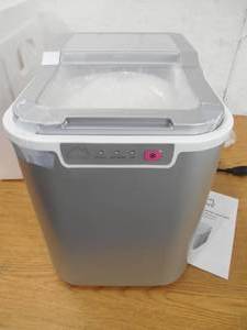 lot 115 image: alcove Countertop Ice Maker