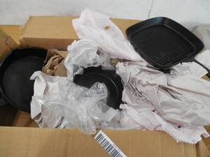 lot 127 image: 3-Pc. Pre-Seasoned Cast Iron Cookware Set