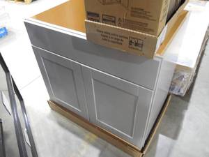 lot 29 image: (2) CABINETS 30 BASE AND 1 WALL CABINET