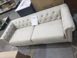 lot 33 image: McLeland Design Chesterfield Sofa