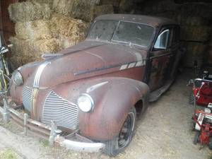 lot 3 image: 1940 Pontiac 4 door Suicide Doors,  No title - sold as parts only