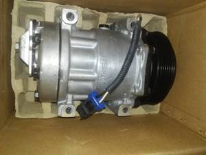 lot 7 image: New 88 Compressor, kysor Parts 1410026.