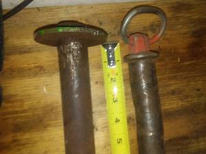 lot 20 image: 2 large hitch pins.