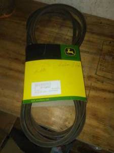 lot 31 image: John Deere Vbelt 54 in. M118685