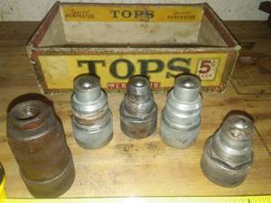 lot 36 image: Hydraulic couplers & NEW Serpentine Belt Dayco Poly Rib 5060548, 6pk1390.