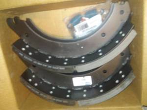 lot 52 image: Haldey, brake pads  NEW (2) HV 884707 QJ