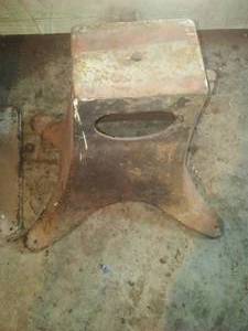 lot 59 image: Anvil Stand, vintage  heavy, 17  height.