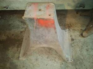 lot 60 image: Anvil Stand, vintage  heavy, 17  height.