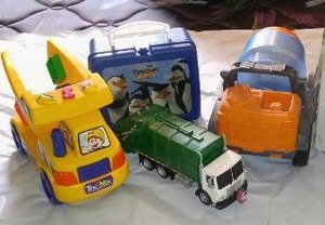lot 211 image: Fun with Trucks & more.