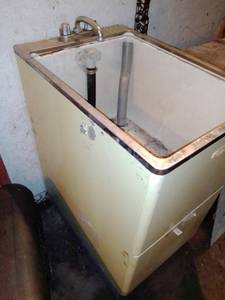 lot 64 image: Duratub Utility Sink, Metal Case  Very Cool