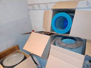 lot 67 image: 4 Semi tractor air cleaners.