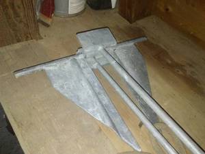 lot 105 image: 10 pound snag anchor & rope. excellent