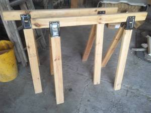 lot 95 image: 2 sawhorses - like new.