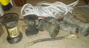 lot 106 image: Trailer rollers - 3 new, landing line.
