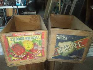 lot 152 image: 2 Apple crates Yakima Red Ribbon & Stone Northwest Apples.