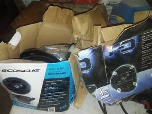 lot 165 image: 4 car stereo speakers  Scosche Brand  new & paint supplies.