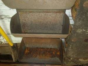 lot 180 image: 2 Sections of elevator belt with metal scoops