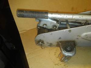 lot 314 image: Floor jack 2 ton - great shape.