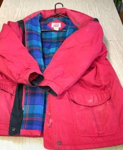 lot 537 image: 6 womens coats - See pictures for Size & description.