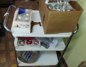 lot 538 image: 3 tier white rolling utility cart w contents.