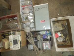 lot 330 image: Electrical - new bulbs - big lot.