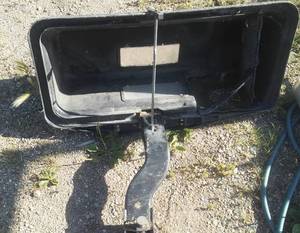 lot 135 image: John Deere bag frame and bags, spare rear walk behind bagger.