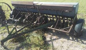 lot 350 image: Vintage Seeder drill Van Brunt