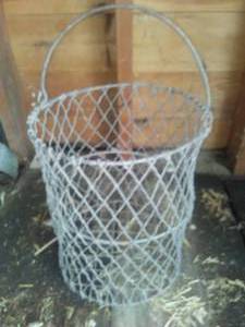 lot 360 image: Vintage Metal Wire Basket