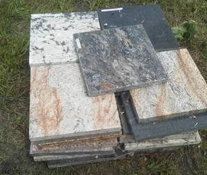 lot 385 image: 29 - 12 x 12 rock tile, 1 18 in. thick.