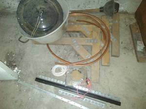 lot 407 image: Reinforced Shelf brackets, heavy gauge vintage pan & more, copper.