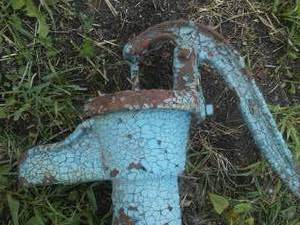 lot 379 image: Vintage hand pump  complete.