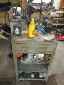 lot 12 image: Metal Shelving Unit With Saw & Othe...
