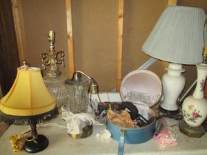 lot 50 image: Vintage Stand With Large Lot of Vin...