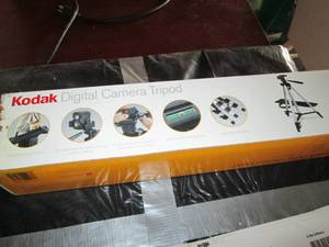 lot 57 image: Kodak Digital Camera Tripod In Orig...