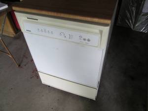 lot 61 image: Kenmore Dishwasher On Wheels With C...