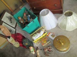 lot 73 image: (2) The Boyds Bear Collection & Bi...