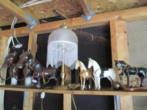 lot 80 image: Shelf of Home Dcor, Vintage Items...