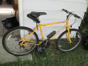 lot 92 image: Huffy Zurich Mountain Bike With Hel...