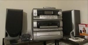 lot 131 image: Sony Teac 3 Disc Changer With Remot...